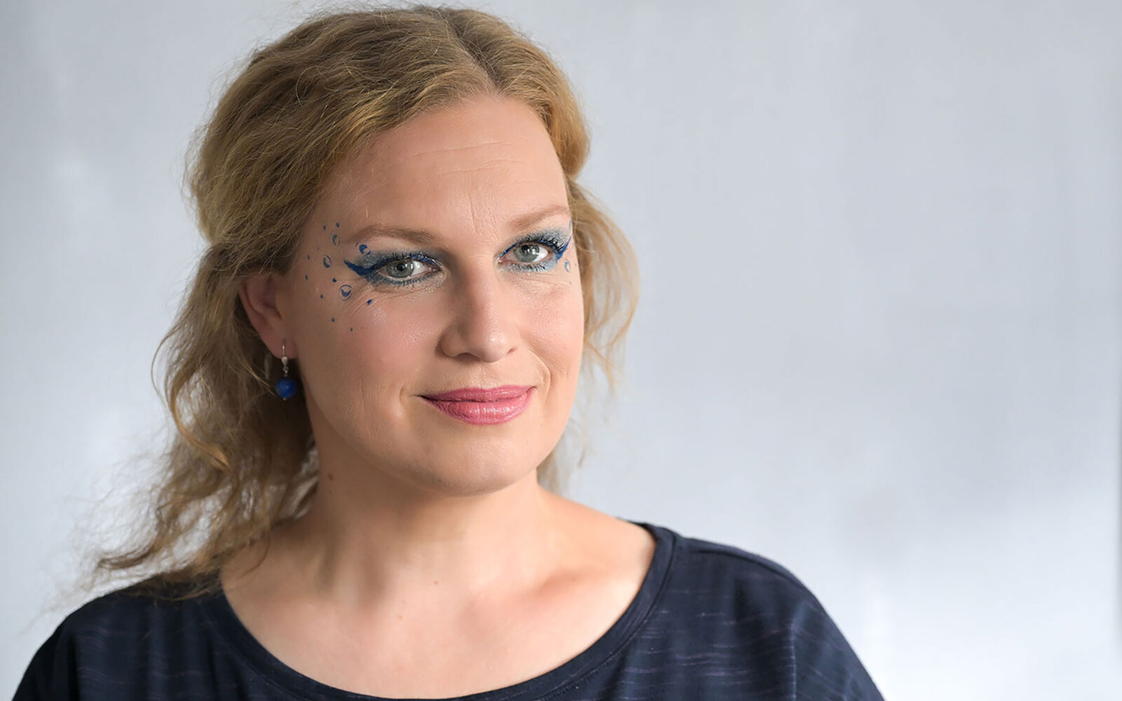 portraitTestshooting_Kerstin_und_Ruth_Visagistin_Maira-Sartori-Bemfica_Foto_Maren-Winter_Sepzt_2025_018